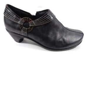 S1047 EUC $199 Naot Ankle Boots size 38  US 7/7.5